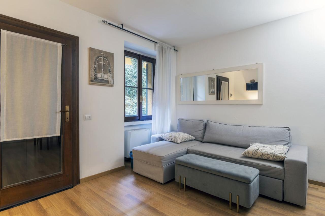 Cozy & Comfy Apt In Navigli Area Milan Bagian luar foto