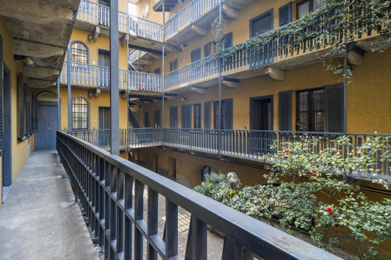 Cozy & Comfy Apt In Navigli Area Milan Bagian luar foto