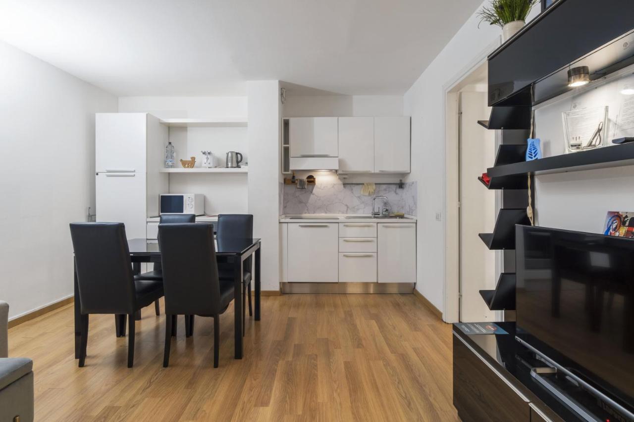 Cozy & Comfy Apt In Navigli Area Milan Bagian luar foto