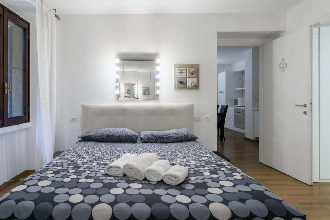 Cozy & Comfy Apt In Navigli Area Milan Bagian luar foto
